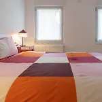 Nest Living Red Velvet - Private Design In The Center *