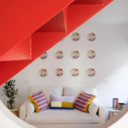 Апартаменты Nest Living Red Velvet - Private Design In The Center Удине