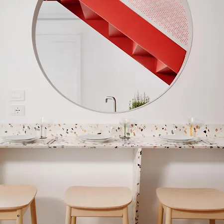 Nest Living Red Velvet - Private Design In The Center * Udine