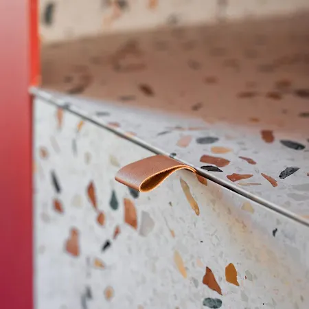 Nest Living Red Velvet - Private Design In The Center *