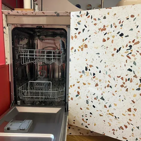 Nest Living Red Velvet - Private Design In The Center * Udine