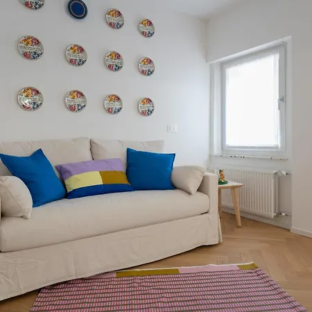 Nest Living Red Velvet - Private Design In The Center *