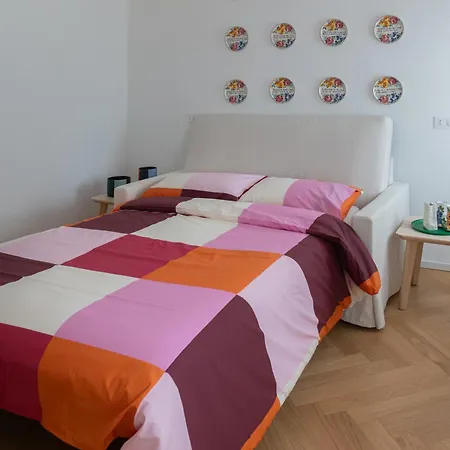 Nest Living Red Velvet - Private Design In The Center Udine