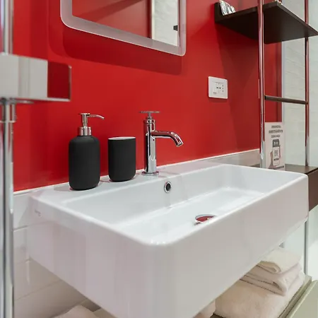 Nest Living Red Velvet - Private Design In The Center Lejlighed Udine