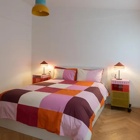 Nest Living Red Velvet - Private Design In The Center *