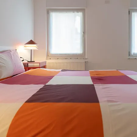 Nest Living Red Velvet - Private Design In The Center *