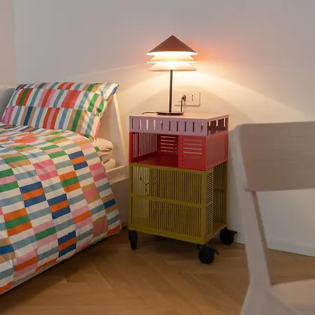 Nest Living Red Velvet - Private Design In The Center