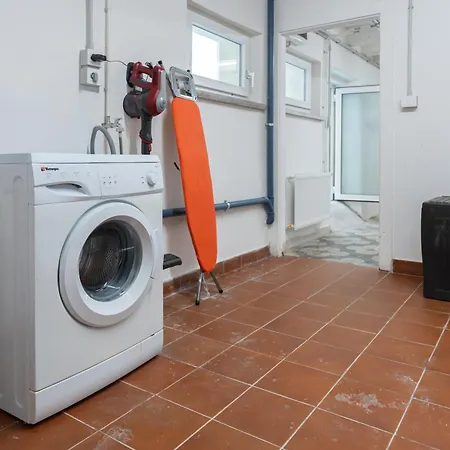 Nest Living Red Velvet - Private Design In The Center Udine